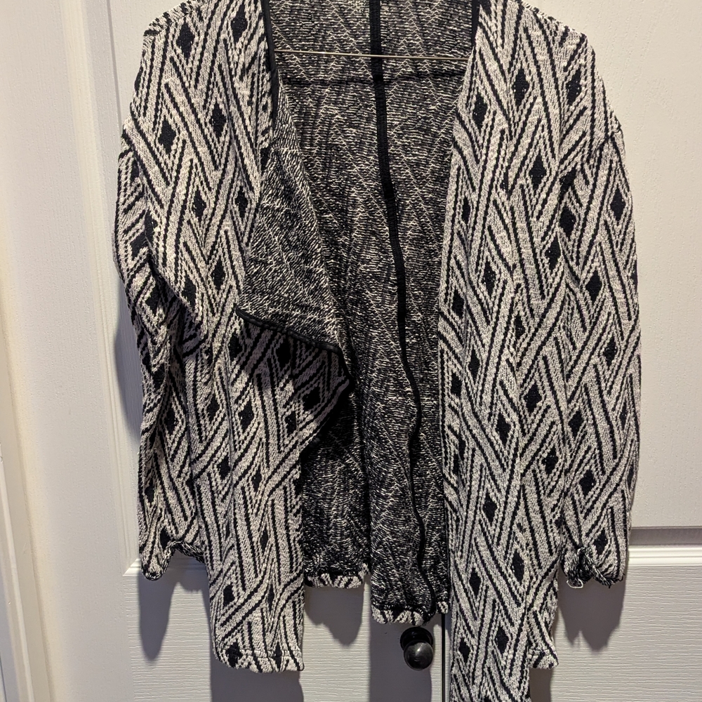 Black and White Geometric Women's Sweater